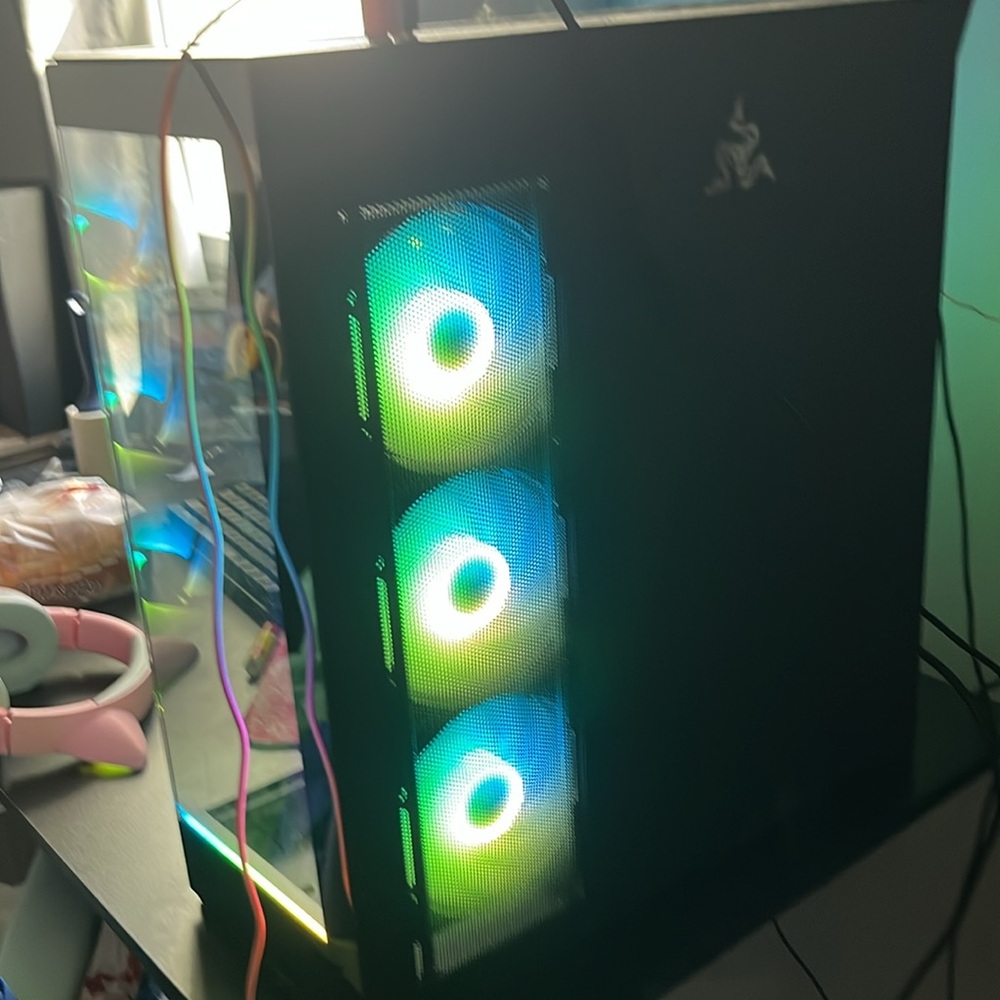 PC - Picture 2 of 4